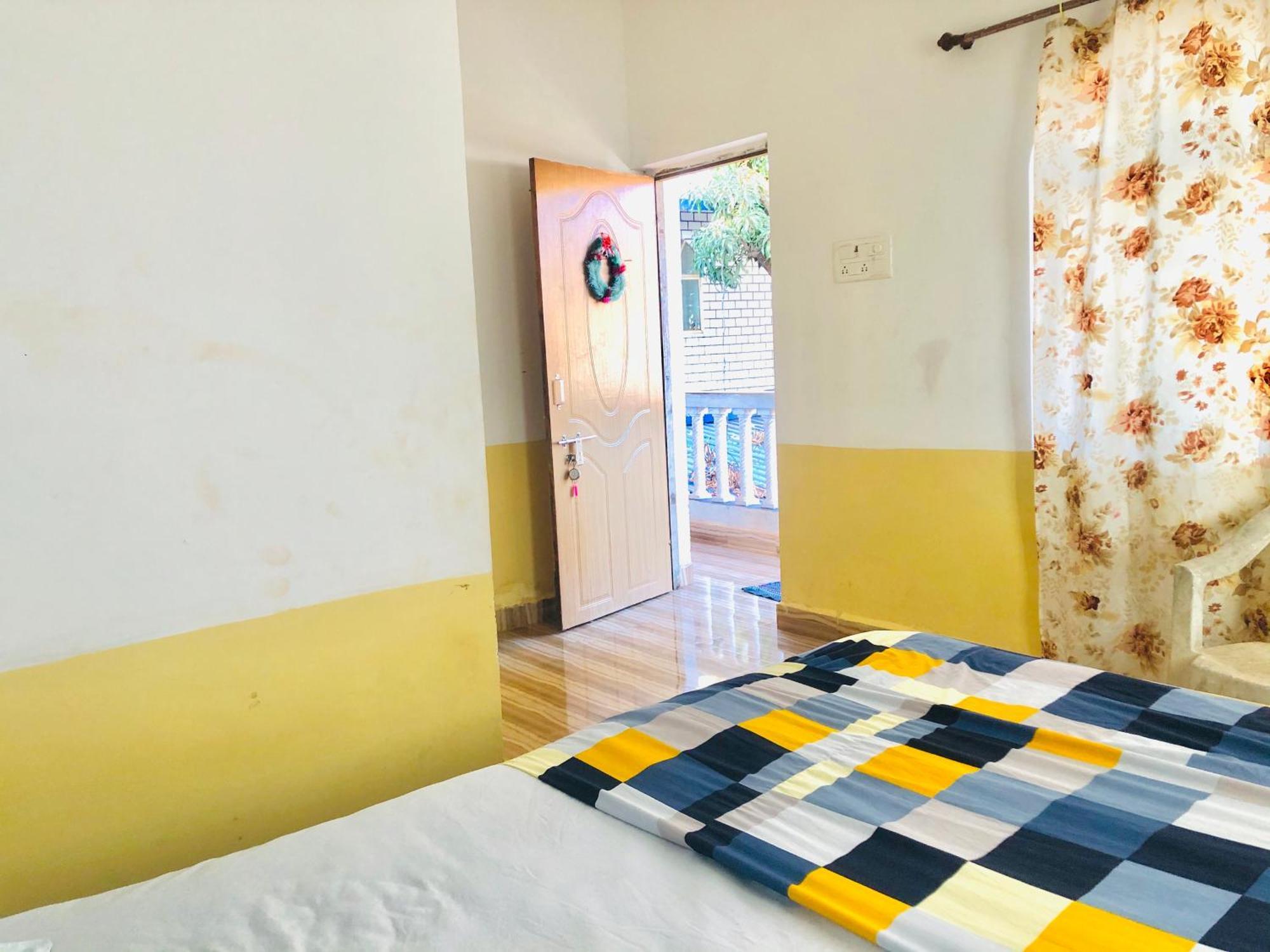 Blue Waves Guest House Calangute Exterior photo